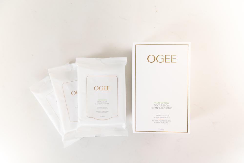 Fabulously Fresh with Gentle Glow Cleansing Cloths