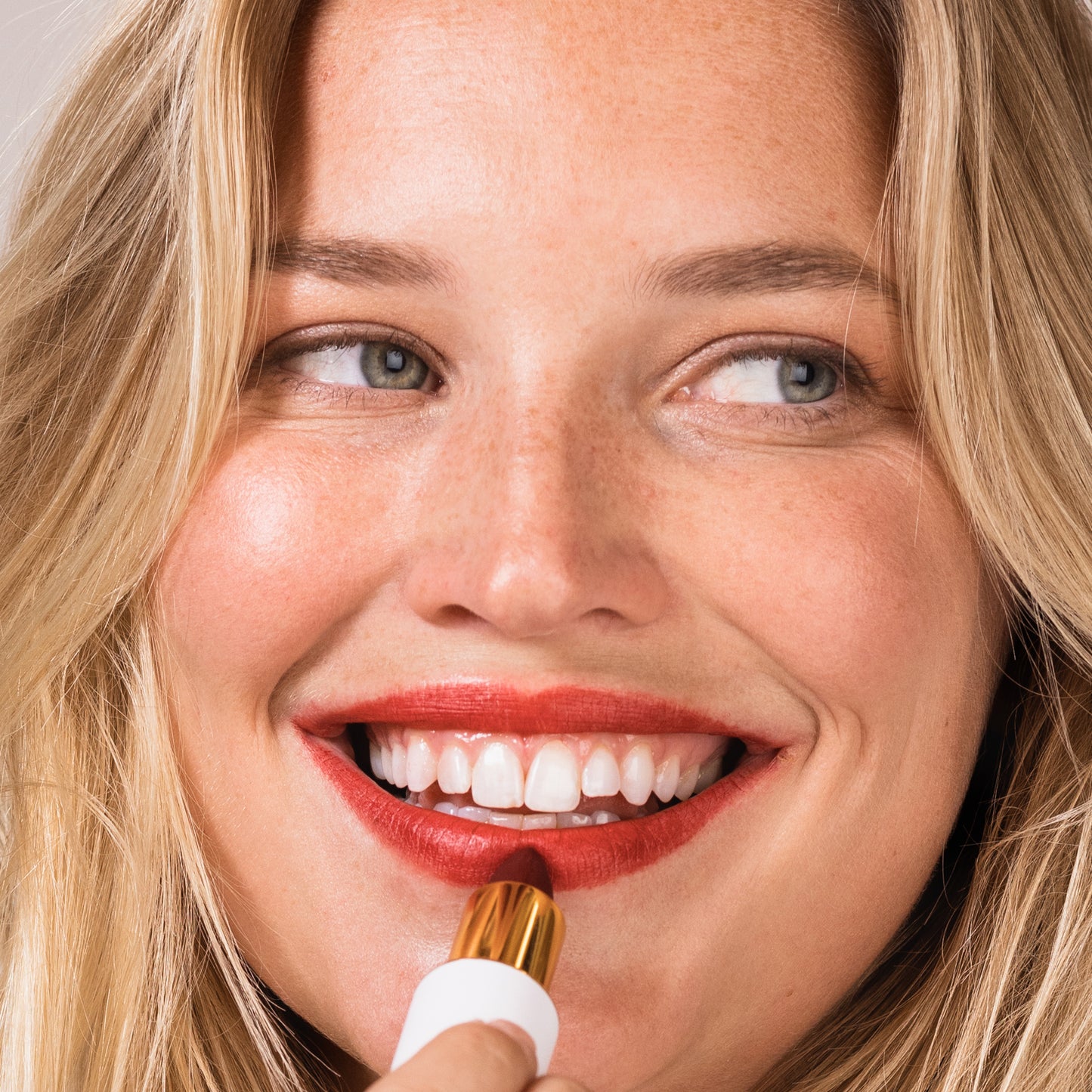 Muse - Sculpted Lipstick Baccara & Lip Gloss Thistle